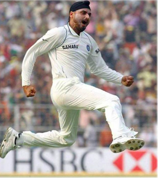 IND vs PAK | 'Fixer ko sixer, chal dafa ho ja', says Harbhajan Singh in heated Twitter exchange with Mohammad Amir