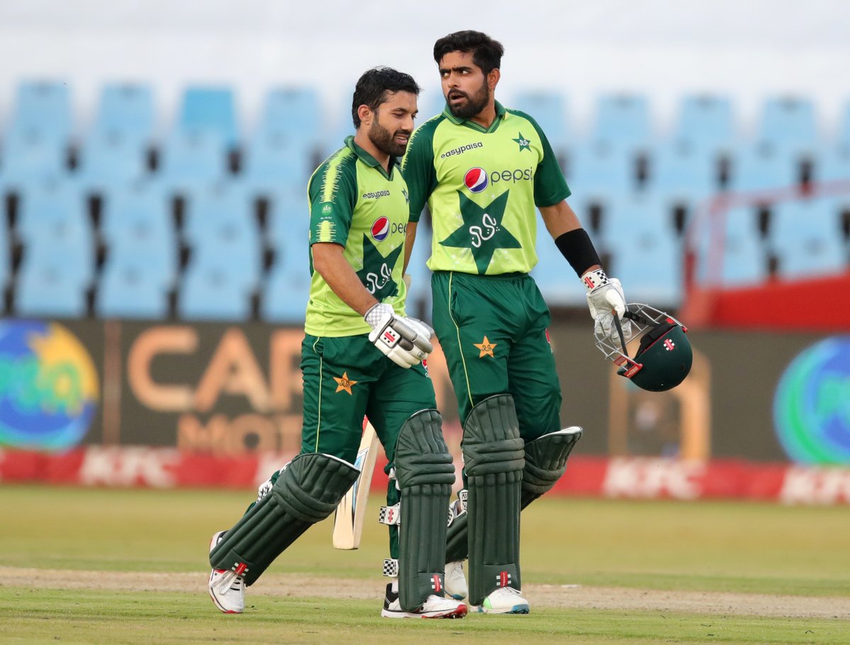 Pakistan openers Mohammad Rizwan and Babar Azam (R)