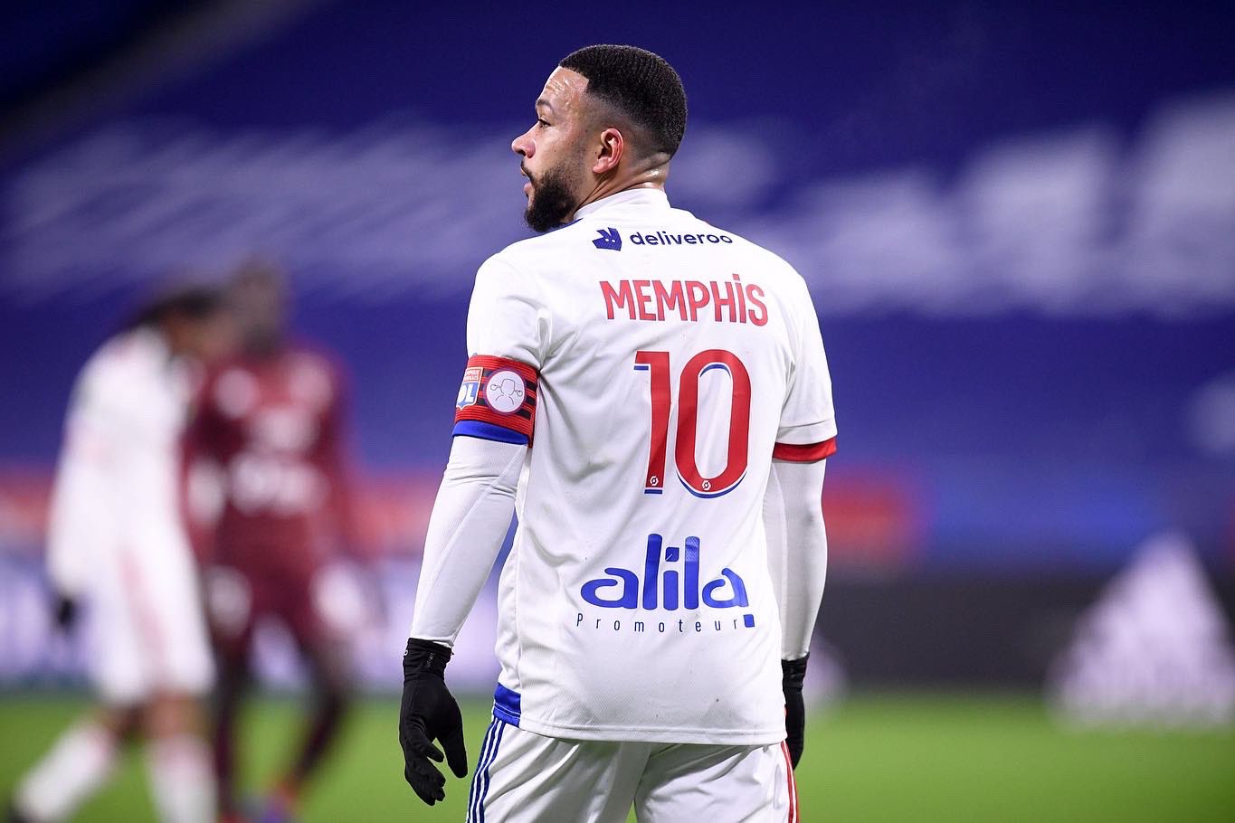 Memphis Depay has less than ten days left on his contract