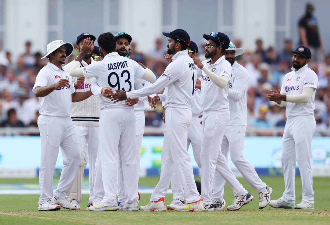 Twitter reacts to Lord’s crowd hurling champagne corks at Rahul before Kohli asks him to reciprocate