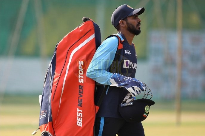 KS Bharat took gloves for India on Day 3 of the Kanpur Test