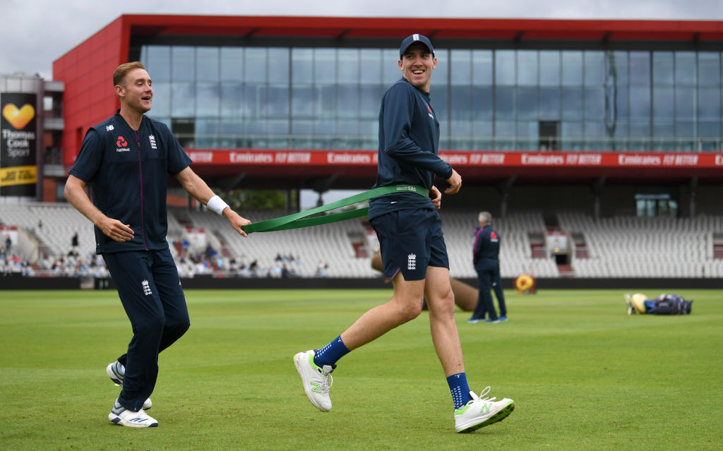 Overton is keen to get back into the England Test side