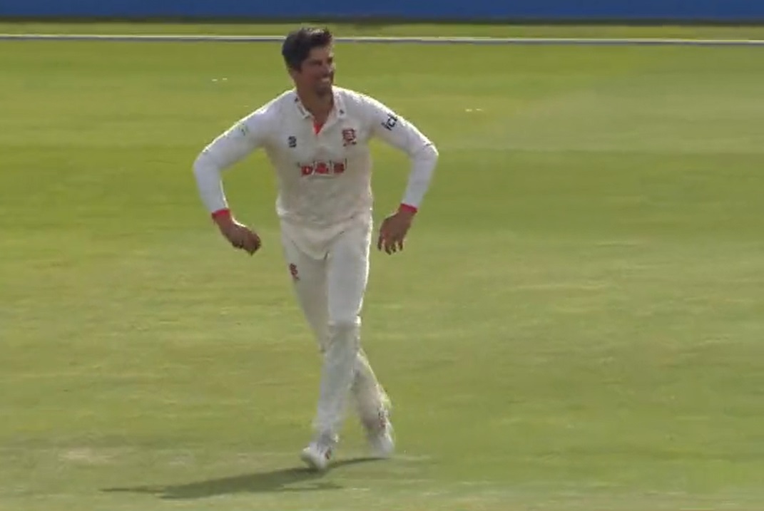 Alastair Cook brings out entertaining bowling run-up in County Championship