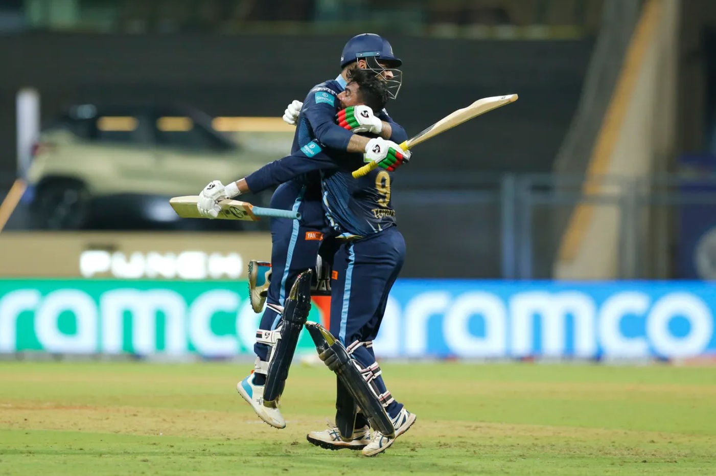 Rashid Khan punishes his ex franchise with last-ball six.