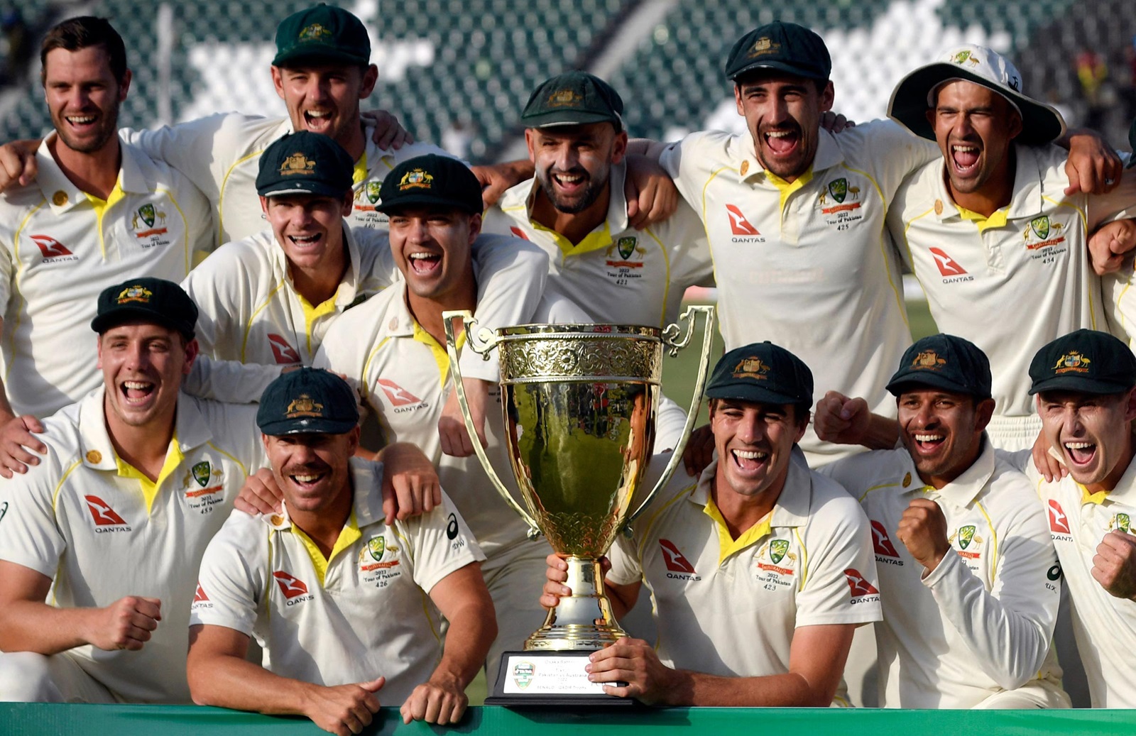 Pat Cummins-led Australia posing with the trophy after series win vs Pakistan