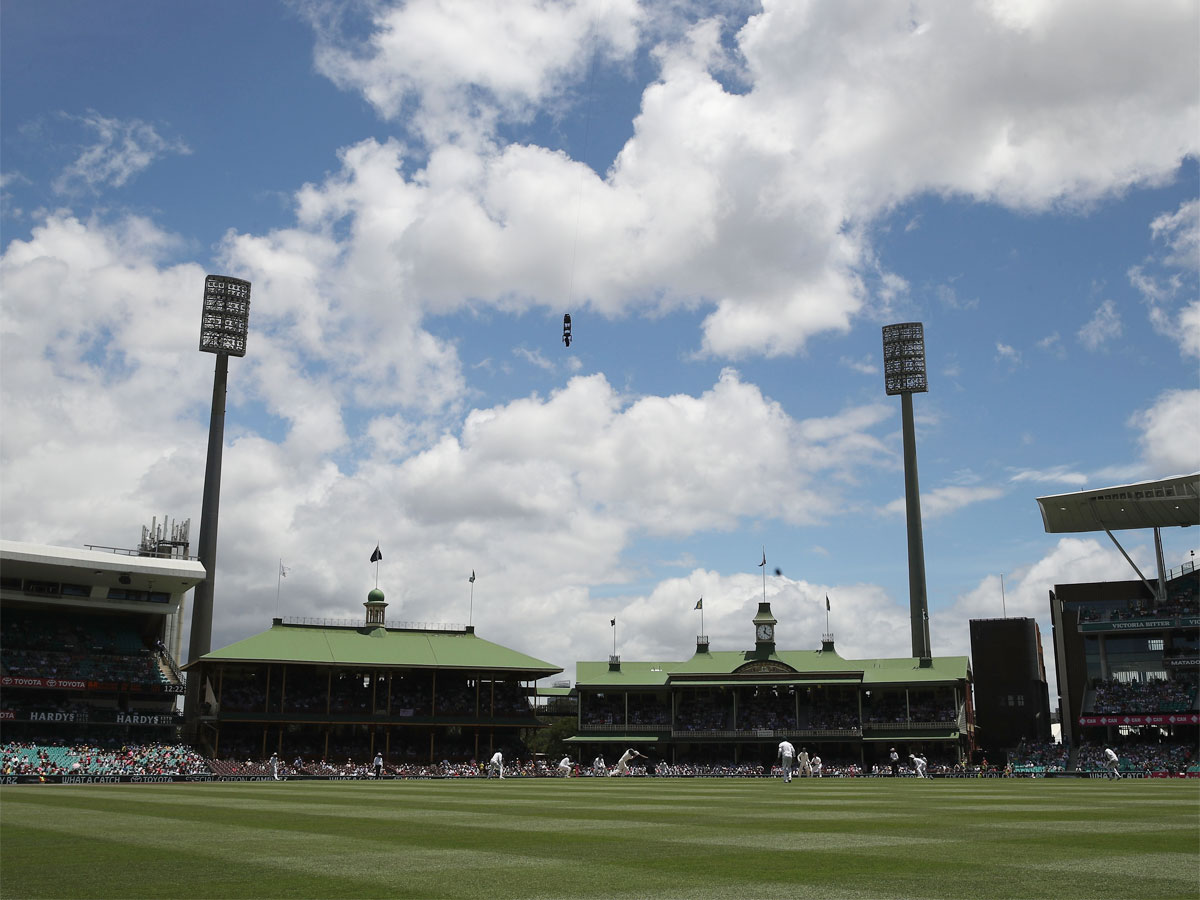 Fans are required to wear masks while attending the Sydney Test