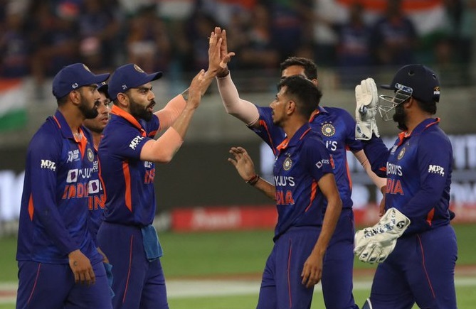 Asia Cup 2022, IND vs SL | Internet reacts as Yuzvendra Chahal offers India glimmer of hope with twin strikes in same over