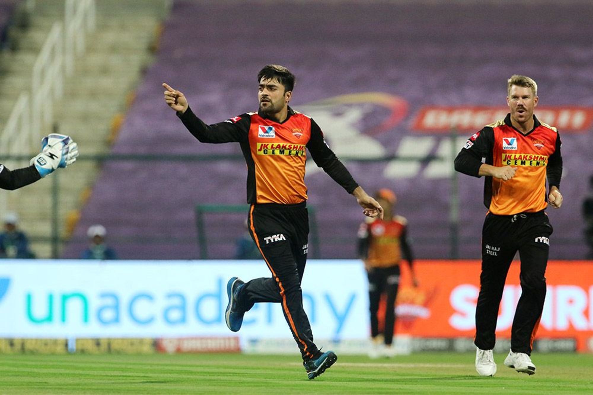 Rashid and Stoinis had a heated battle