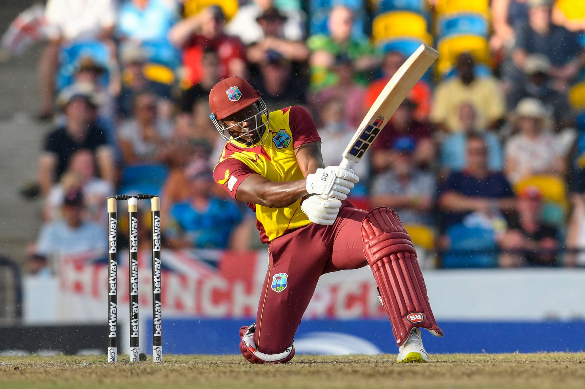 ICC World T20 | Twitter reacts to Rovman Powell's shocking stare at ‘stumbling�?Johnson Charles despite being caught ball-watching